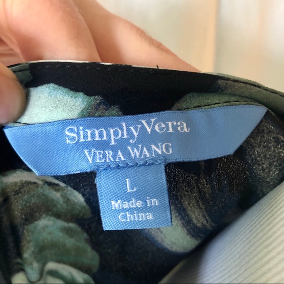 Simply Vera Vera Wang Dark Floral Button-Up Blouse (L) - Picture 4 of 4
